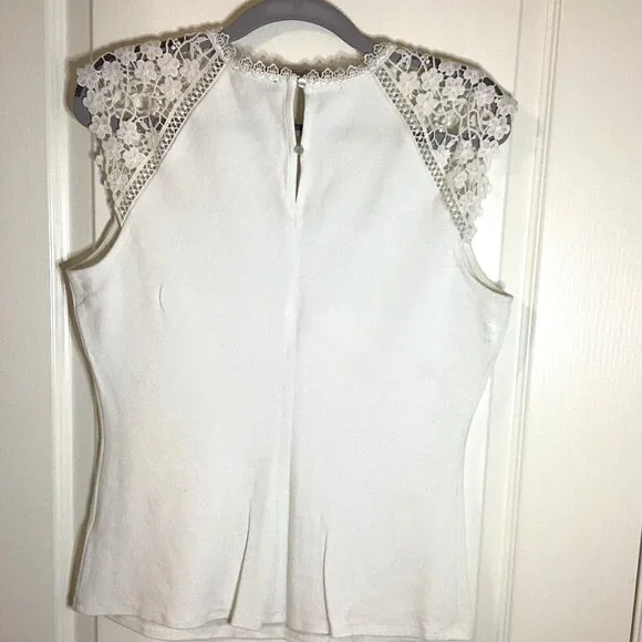 RW & CO Women's White Sleeveless Crochet Lace Trim Top Blouse Size M - Picture 4 of 9